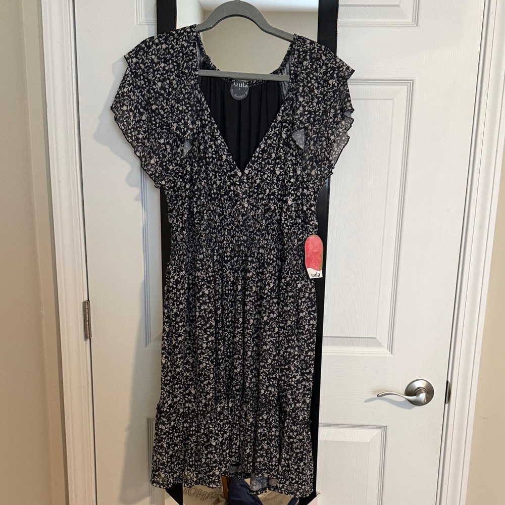 ARULA Black and White Floral Midi Dress